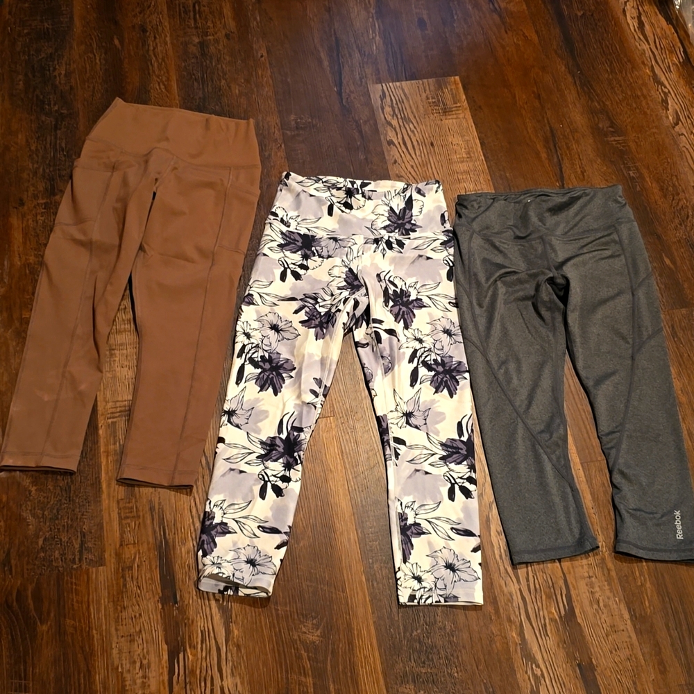 3 pairs of yoga pants, calf-length, all sz small